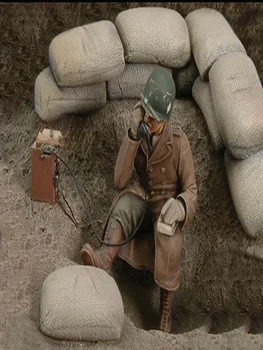 1/35 древен човек, който седи и говори (без торбичка с пясък) поставка Фигурка от смола Комплекти модели Миниатюрни GK в разглобено формата на неокрашенный