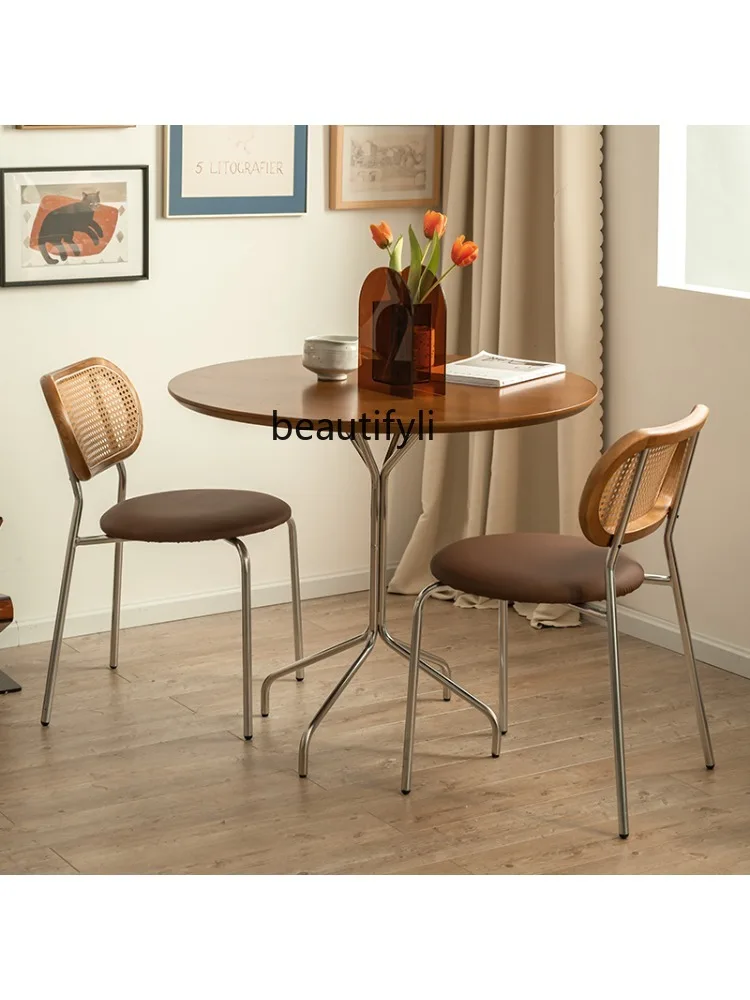 Скандинавски стол-пеперуда; Домашна малък апартамент; маса за Хранене от ратан средна древността; Масивна дървена облегалка; Дървена меки изпражнения; Удобен