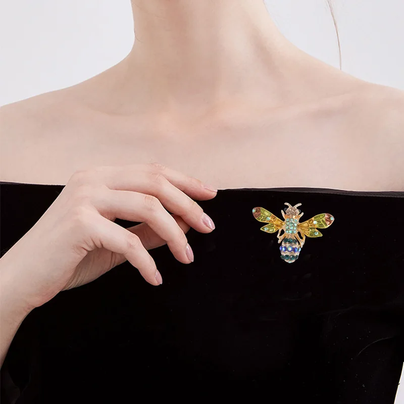 Красиви брошки във формата на пчелите с маслена емайл и кристали за жени, мъжки модни брошка във формата на насекоми, облекло, аксесоари от костюми, бижута, подаръци