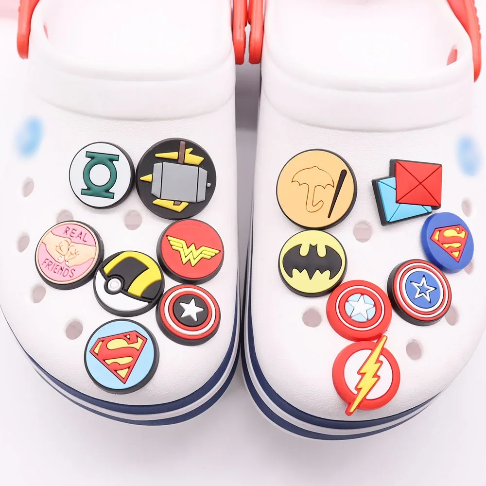 1 бр. висулки за обувки от PVC, Иконата на Marvel Капитан Америка, Тор, Аксесоари, Декорации с катарами за обувки, подходящ гривна, Croc Jibz, Детски подарък.