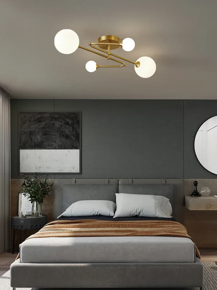 Изцяло медна лампа в хола 2023 Нова таванна лампа за малък апартамент Модерен минималистичен дизайн дизайн на началната спални