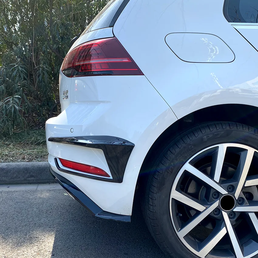 Черно Задна Броня Canards отдушник Покритие против мъгла Фарове покритие за Volkswagen VW Golf MK7.5 R400 2016-2019 Аксесоари За Обратно Сплитер