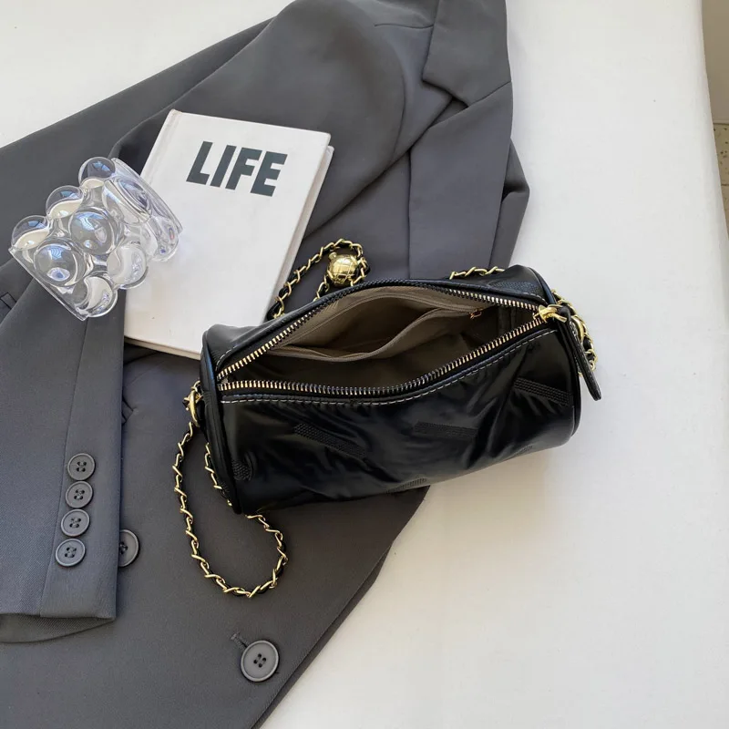 Нови модни найлонови цилиндрична чанта през рамо за жени, ежедневни чанти-тоут на веригата, малки портмонета, дамски зимни чанта през рамо