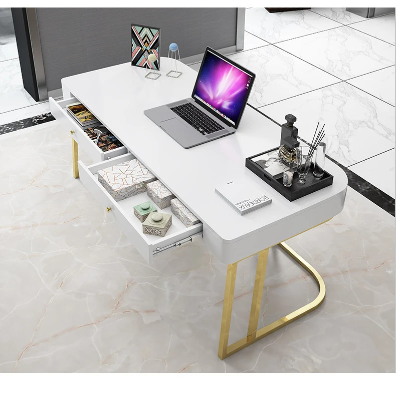 Европейският стил, съвременен външен вид и универсално използване, няколко мебелни комплекти, малък ъглов домашен офис маса за домашен кабинет