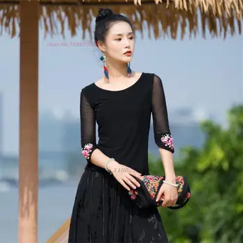 китайската традиционна тениска 2024 г., да се чувствате върховете hanfu, мрежести ризи с национална бродерия на цветя, базова риза в източната част на ретро стил с кръгло деколте