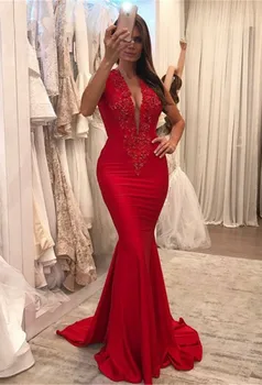 Прекрасно червено вечерна рокля 