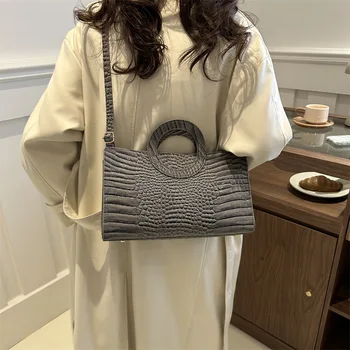 Чанта с крокодиловым модел 2024, есен /Зима, новата мода, малка квадратна чанта през рамо, женствена чанта през рамо